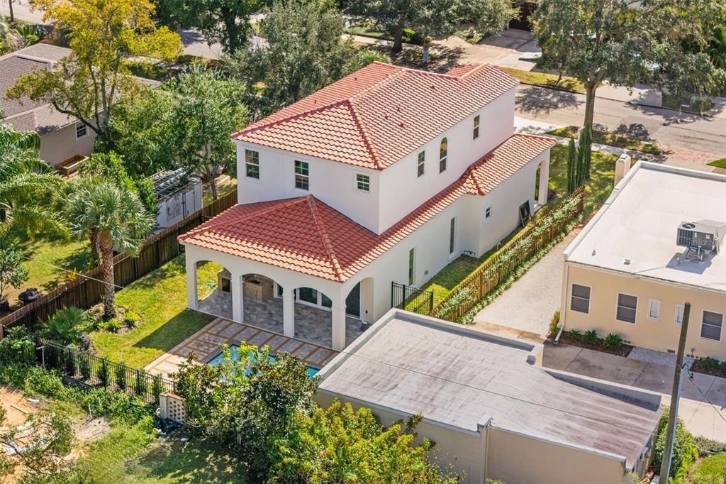 En Venta: $1,589,904 (5 camas, 4 baños, 2895 Pies cuadrados)