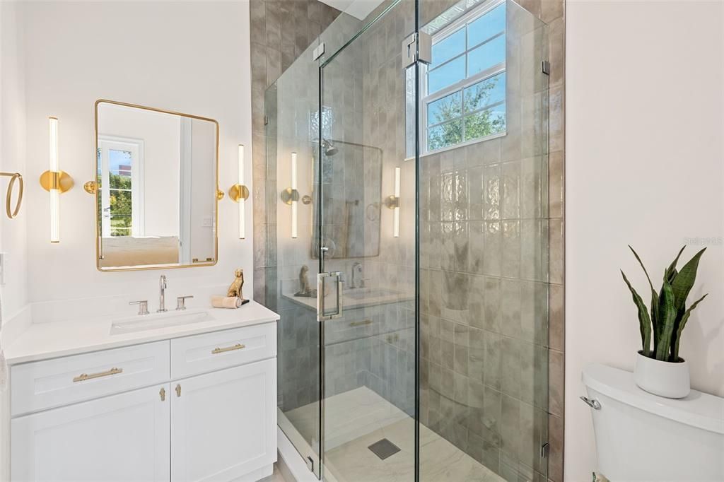 En Venta: $1,589,904 (5 camas, 4 baños, 2895 Pies cuadrados)