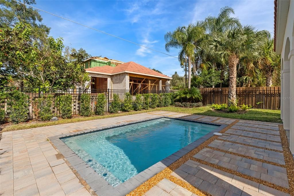 En Venta: $1,589,904 (5 camas, 4 baños, 2895 Pies cuadrados)