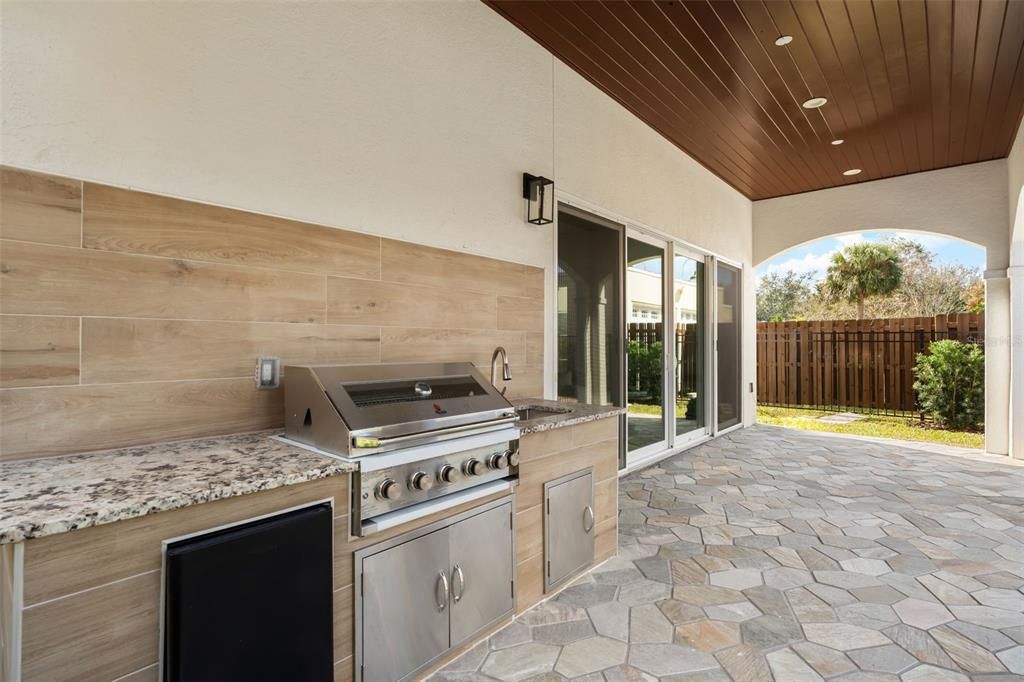 En Venta: $1,589,904 (5 camas, 4 baños, 2895 Pies cuadrados)