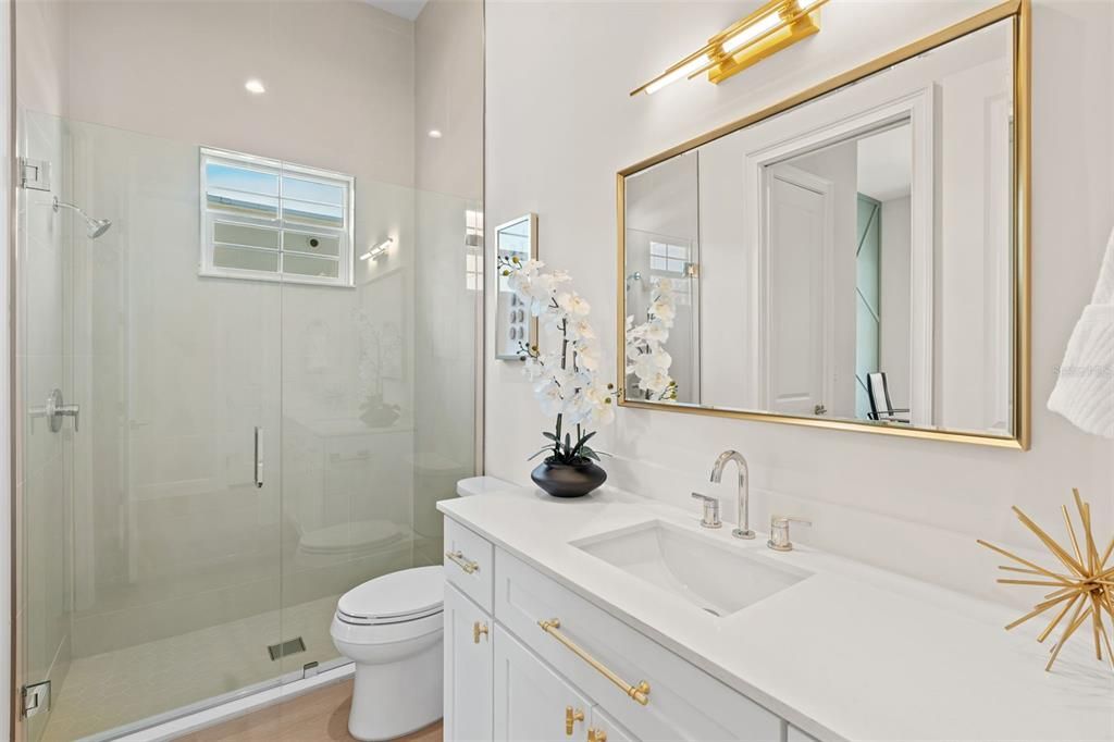 En Venta: $1,589,904 (5 camas, 4 baños, 2895 Pies cuadrados)