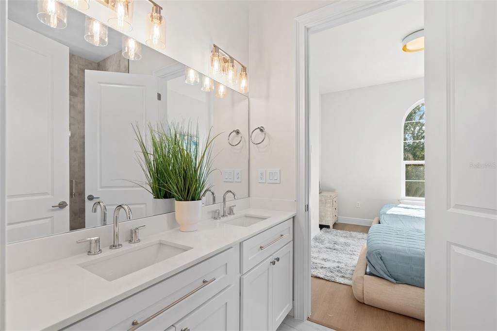 En Venta: $1,589,904 (5 camas, 4 baños, 2895 Pies cuadrados)