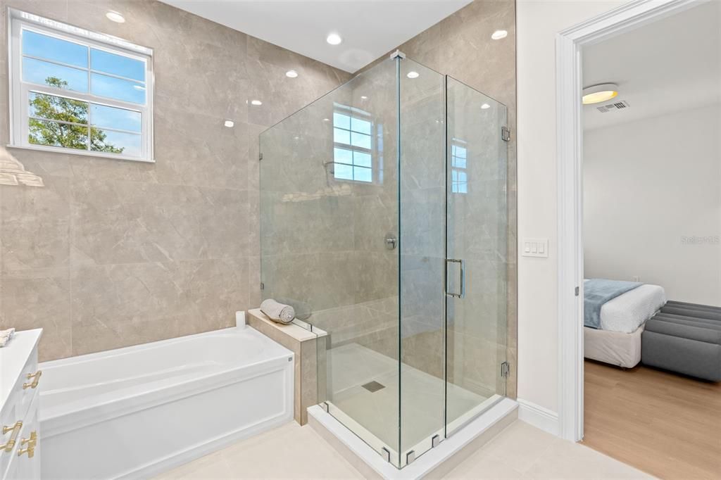 En Venta: $1,589,904 (5 camas, 4 baños, 2895 Pies cuadrados)