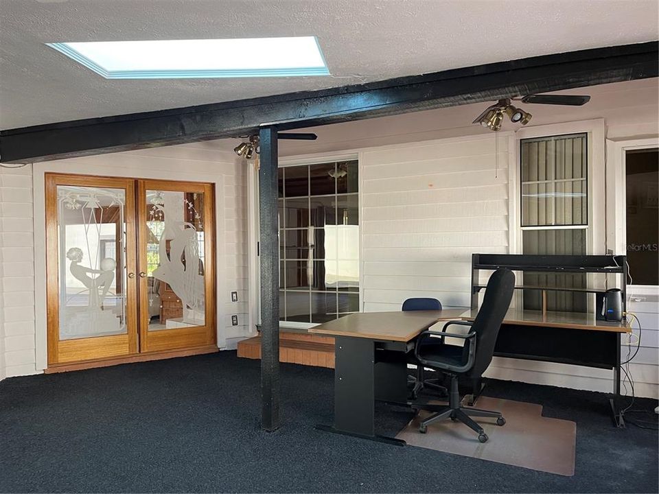 待售: $392,000 (2 贝兹, 2 浴室, 1825 平方英尺)