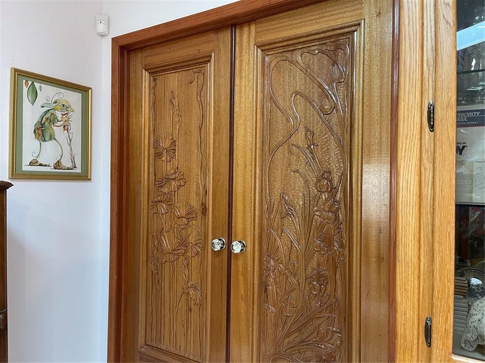 待售: $392,000 (2 贝兹, 2 浴室, 1825 平方英尺)