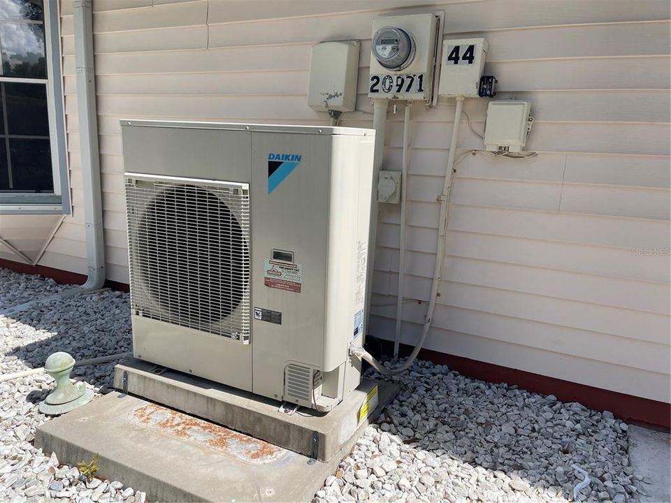 待售: $392,000 (2 贝兹, 2 浴室, 1825 平方英尺)