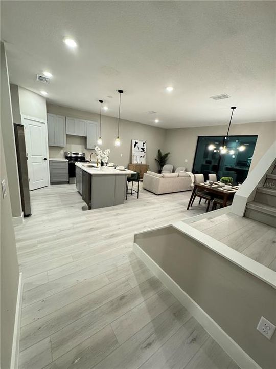 For Sale: $529,000 (4 beds, 3 baths, 1900 Square Feet)