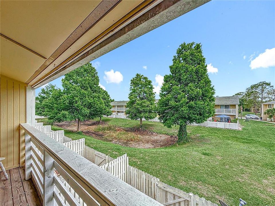 Под контрактом: $165,000 (2 спален, 2 ванн, 1032 Квадратных фут)