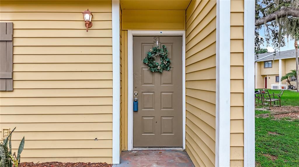 Под контрактом: $165,000 (2 спален, 2 ванн, 1032 Квадратных фут)