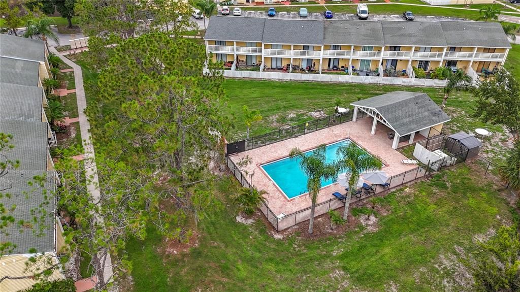 Под контрактом: $165,000 (2 спален, 2 ванн, 1032 Квадратных фут)