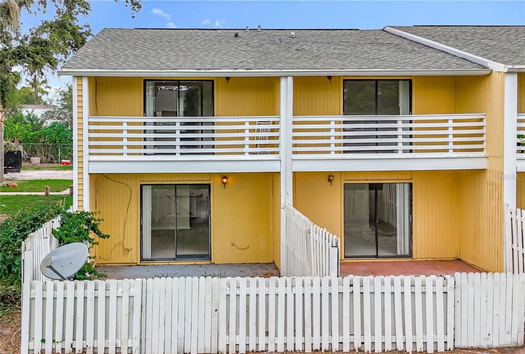 Под контрактом: $165,000 (2 спален, 2 ванн, 1032 Квадратных фут)