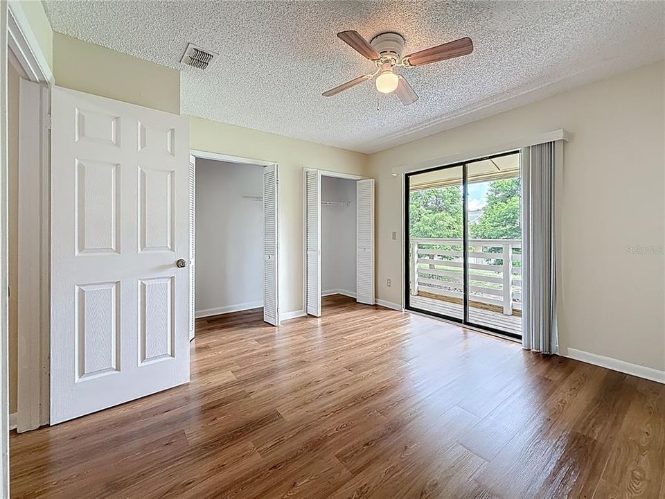 Под контрактом: $165,000 (2 спален, 2 ванн, 1032 Квадратных фут)