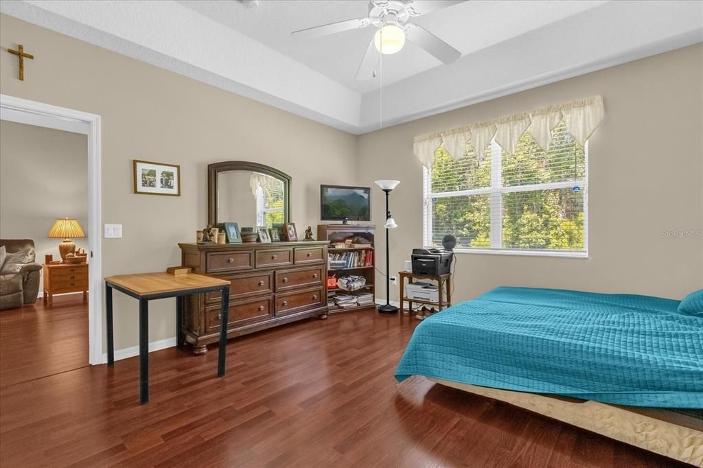 Active With Contract: $260,000 (2 beds, 2 baths, 1330 Square Feet)