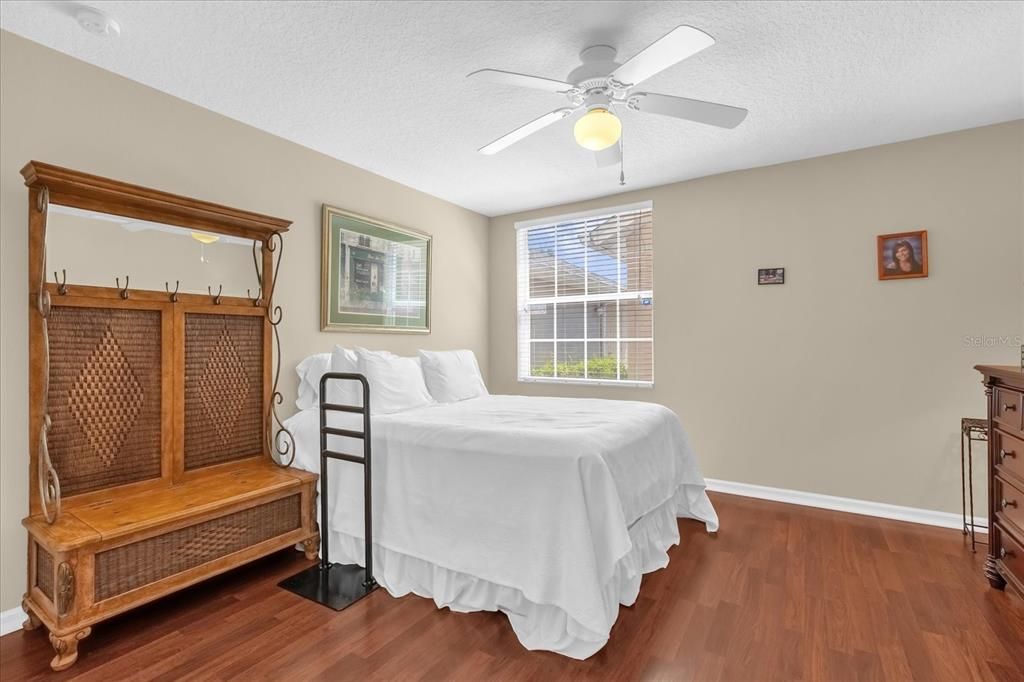 Active With Contract: $260,000 (2 beds, 2 baths, 1330 Square Feet)