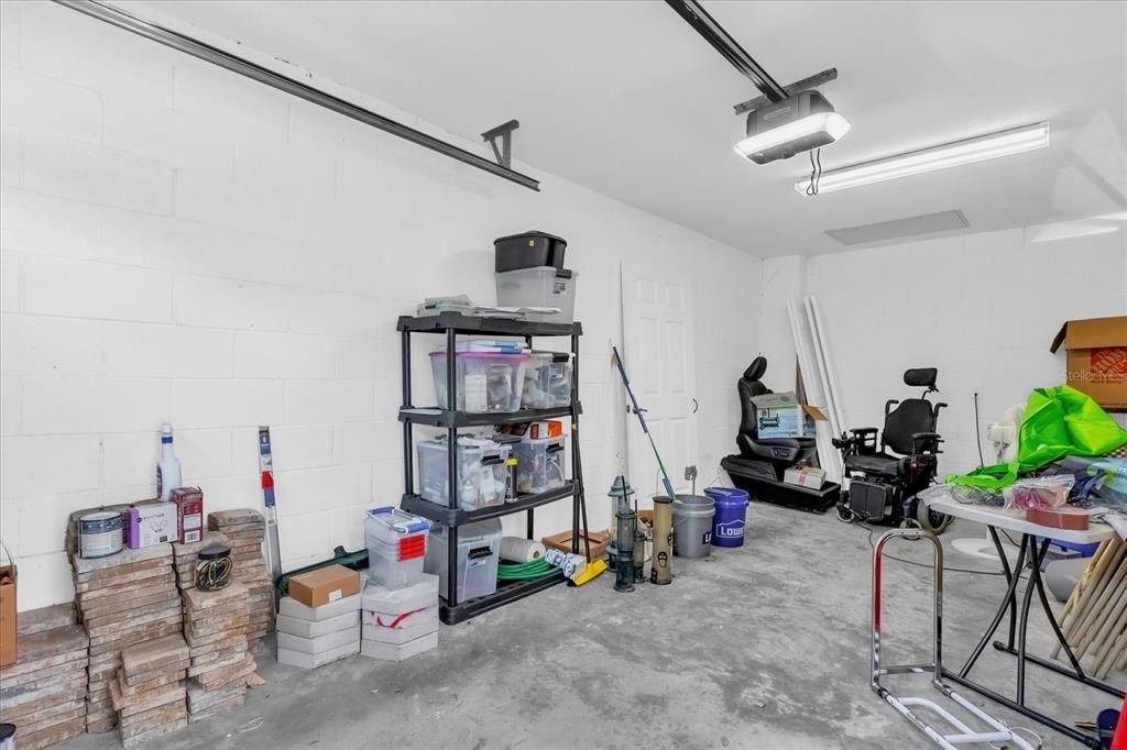 Active With Contract: $260,000 (2 beds, 2 baths, 1330 Square Feet)