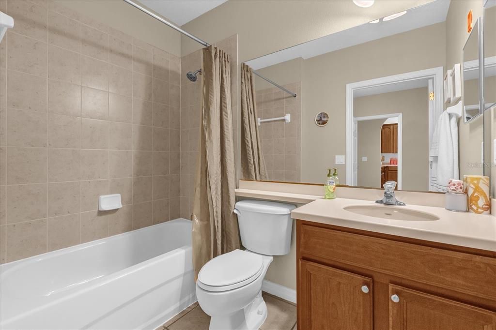 Active With Contract: $260,000 (2 beds, 2 baths, 1330 Square Feet)