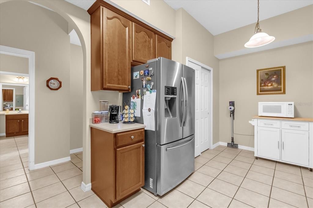 Active With Contract: $260,000 (2 beds, 2 baths, 1330 Square Feet)