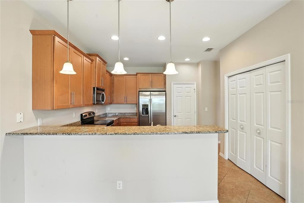 待售: $375,000 (3 贝兹, 2 浴室, 1817 平方英尺)