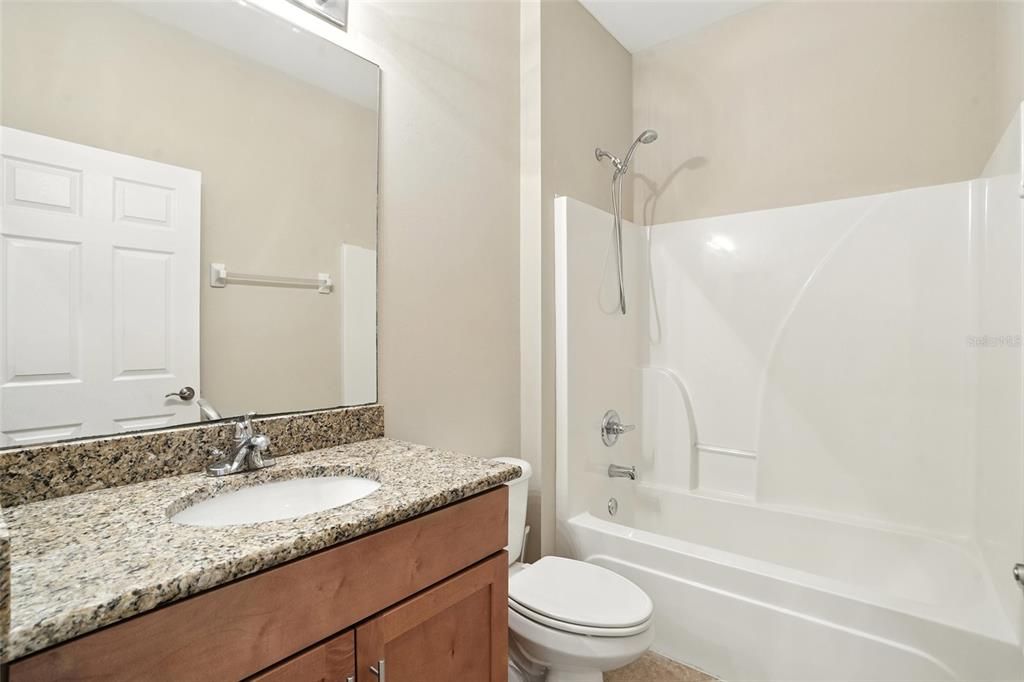 待售: $375,000 (3 贝兹, 2 浴室, 1817 平方英尺)