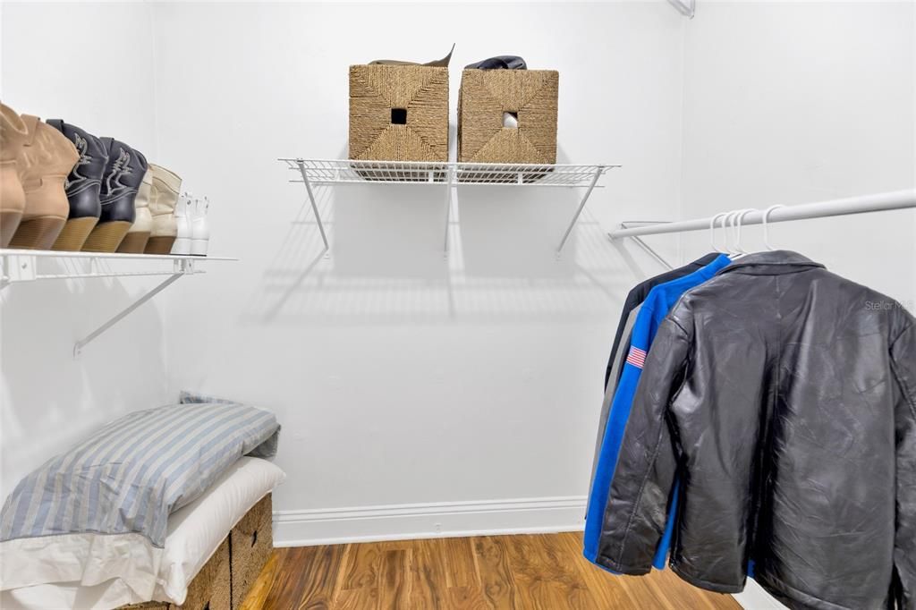 For Sale: $475,000 (3 beds, 2 baths, 1562 Square Feet)