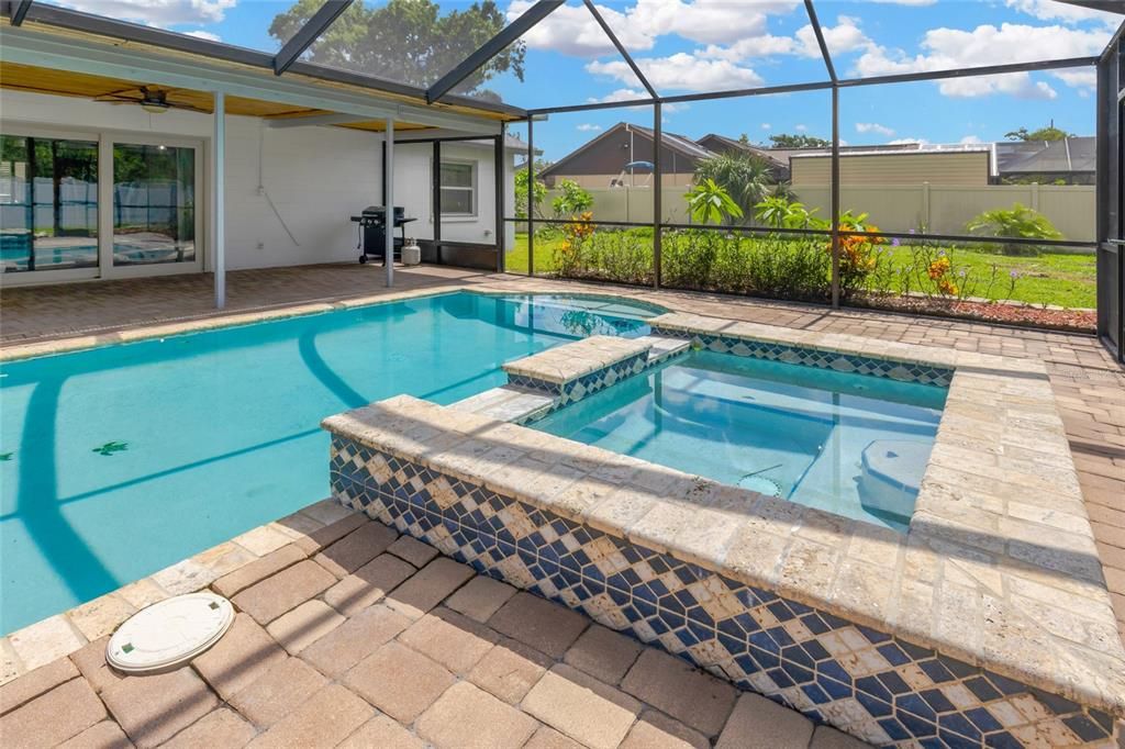 For Sale: $475,000 (3 beds, 2 baths, 1562 Square Feet)