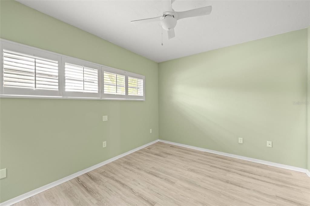 Под контрактом: $475,000 (2 спален, 2 ванн, 2315 Квадратных фут)