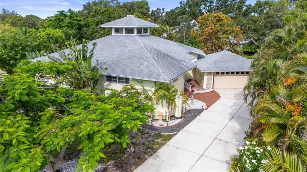 Под контрактом: $475,000 (2 спален, 2 ванн, 2315 Квадратных фут)