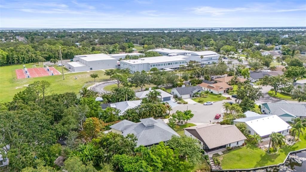 Под контрактом: $475,000 (2 спален, 2 ванн, 2315 Квадратных фут)