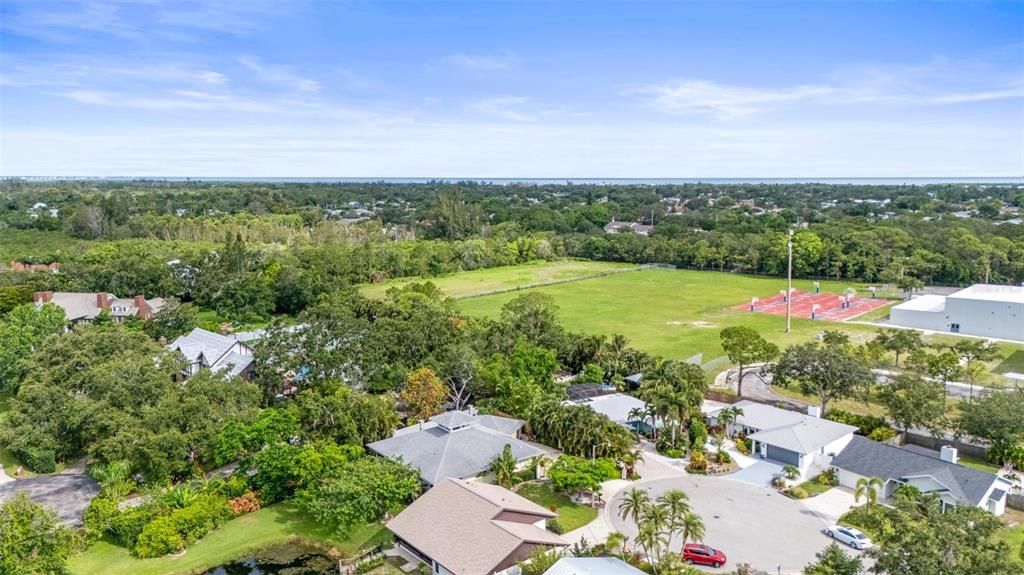 Под контрактом: $475,000 (2 спален, 2 ванн, 2315 Квадратных фут)