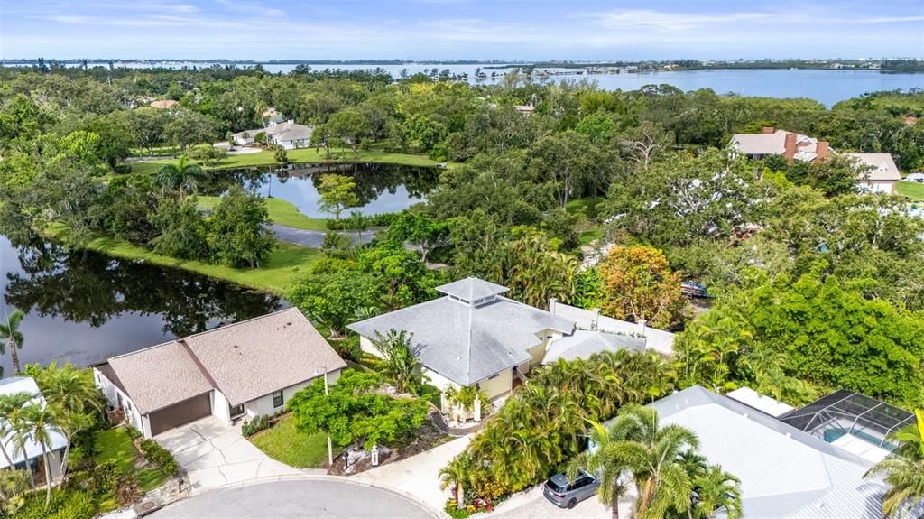 Под контрактом: $475,000 (2 спален, 2 ванн, 2315 Квадратных фут)