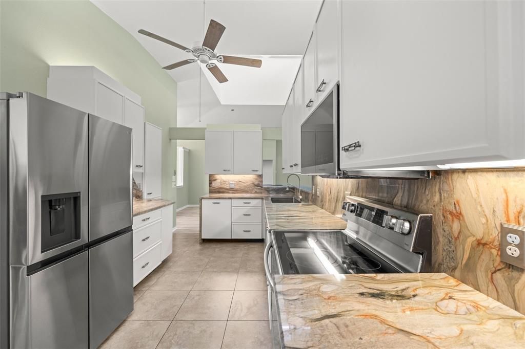 Под контрактом: $475,000 (2 спален, 2 ванн, 2315 Квадратных фут)