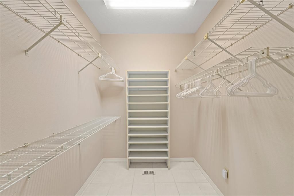 Под контрактом: $475,000 (2 спален, 2 ванн, 2315 Квадратных фут)