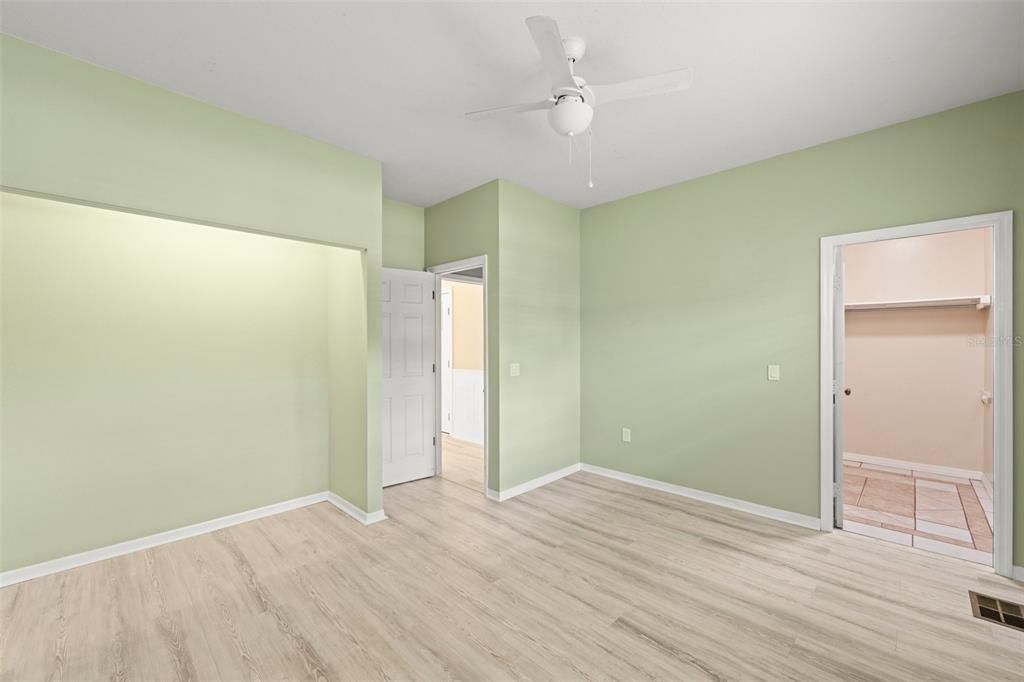 Под контрактом: $475,000 (2 спален, 2 ванн, 2315 Квадратных фут)