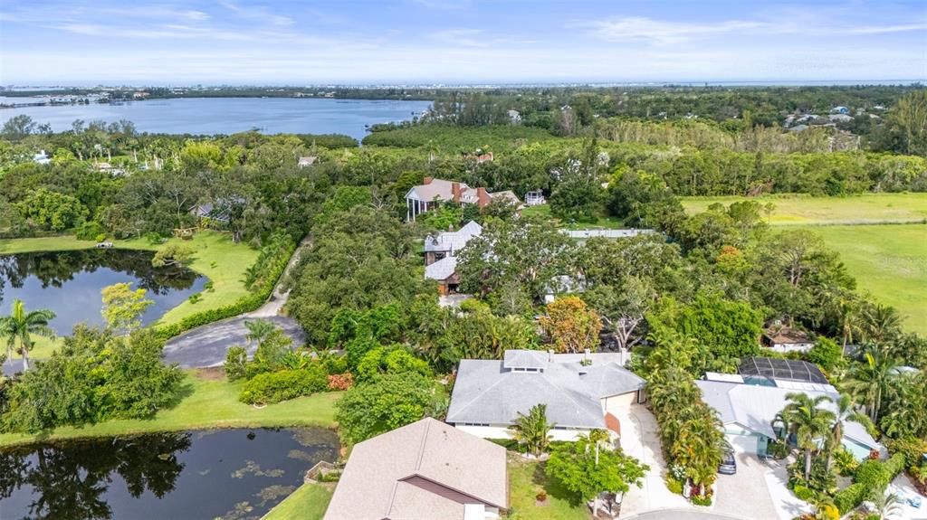 Под контрактом: $475,000 (2 спален, 2 ванн, 2315 Квадратных фут)