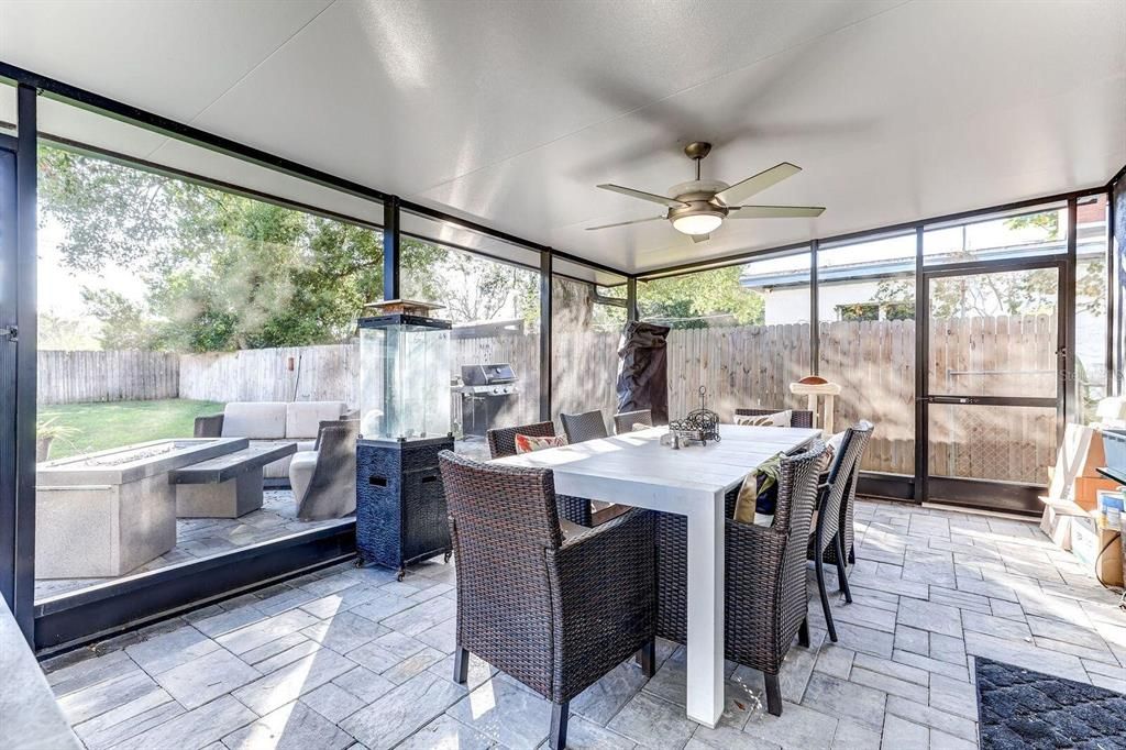 En Venta: $429,000 (3 camas, 2 baños, 1208 Pies cuadrados)