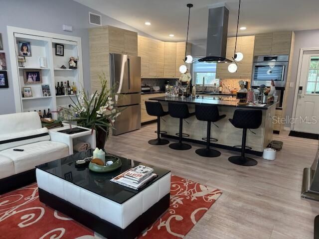 На продажу: $429,000 (3 спален, 2 ванн, 1208 Квадратных фут)