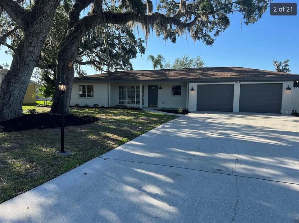 Recently Sold: $416,000 (4 beds, 2 baths, 2104 Square Feet)