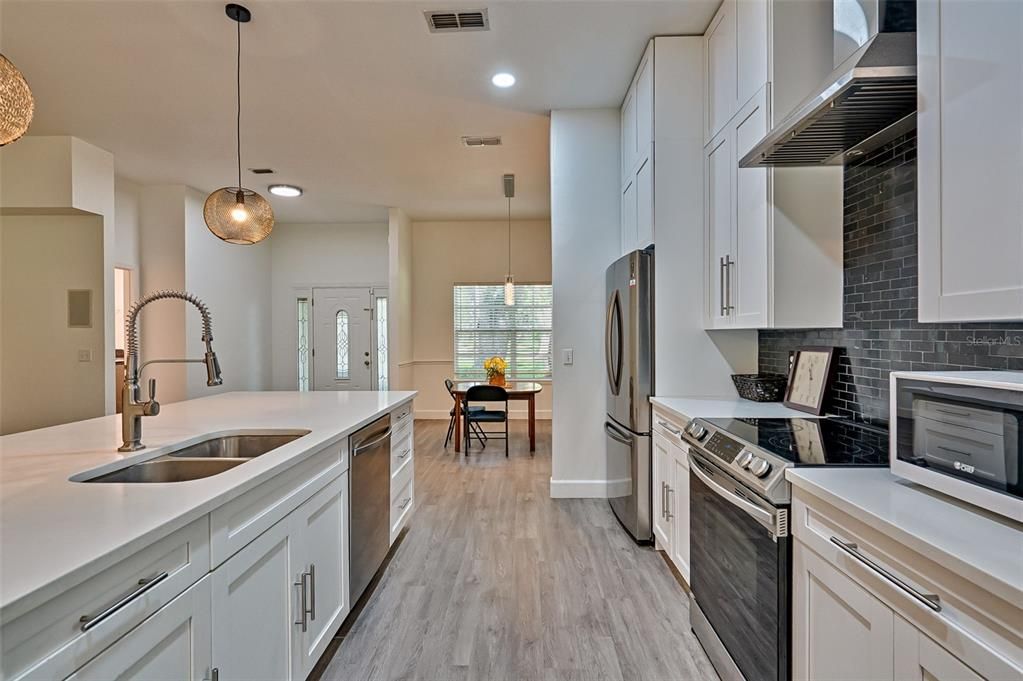 待售: $425,000 (3 贝兹, 2 浴室, 1630 平方英尺)