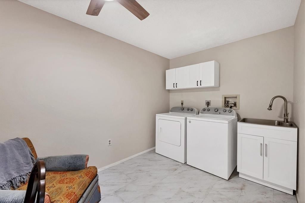 For Sale: $214,900 (2 beds, 2 baths, 1345 Square Feet)