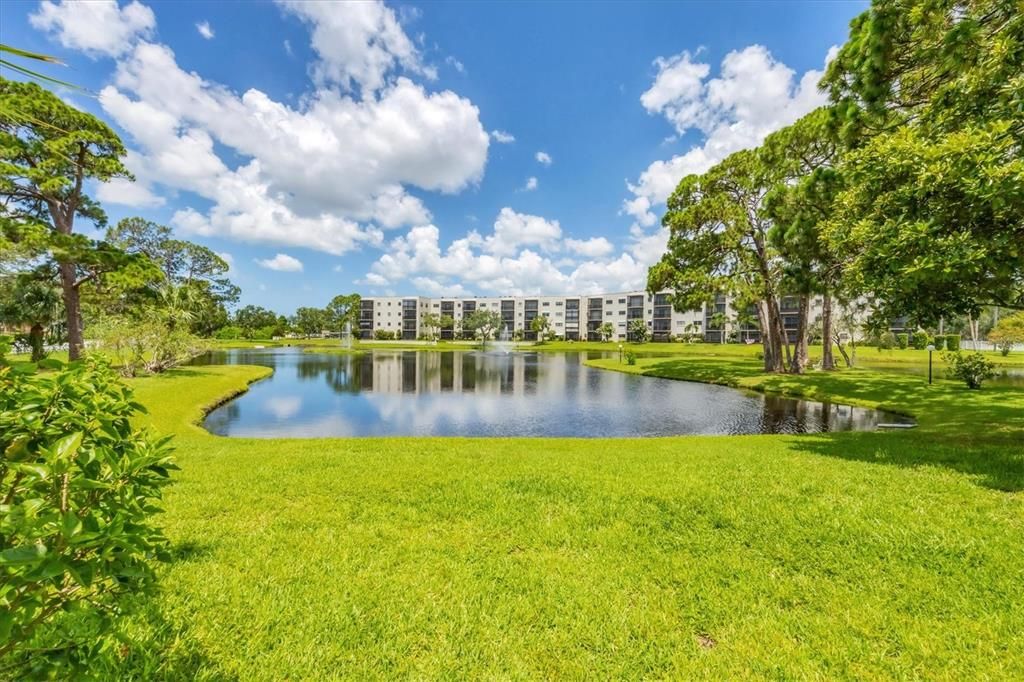 For Sale: $214,900 (2 beds, 2 baths, 1345 Square Feet)