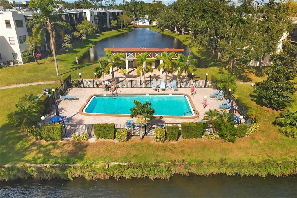 For Sale: $214,900 (2 beds, 2 baths, 1345 Square Feet)