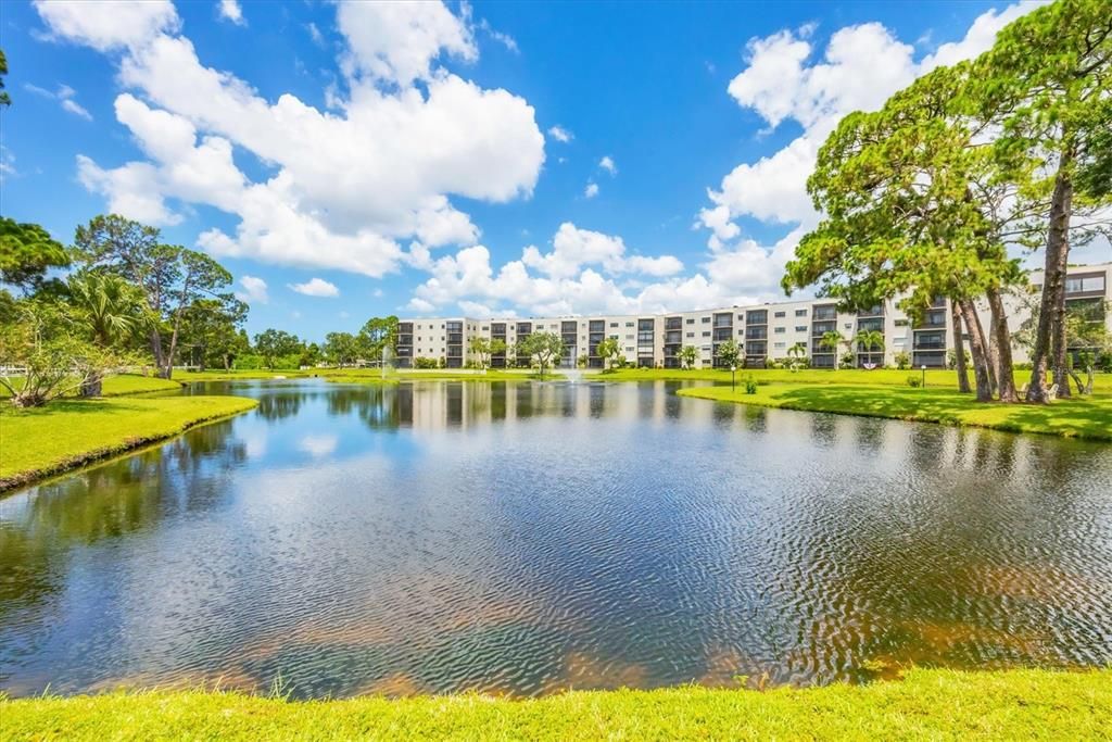 For Sale: $214,900 (2 beds, 2 baths, 1345 Square Feet)