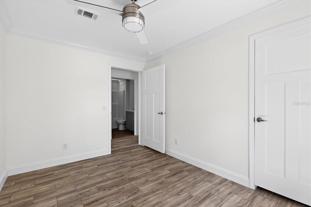 На продажу: $277,500 (3 спален, 2 ванн, 1493 Квадратных фут)