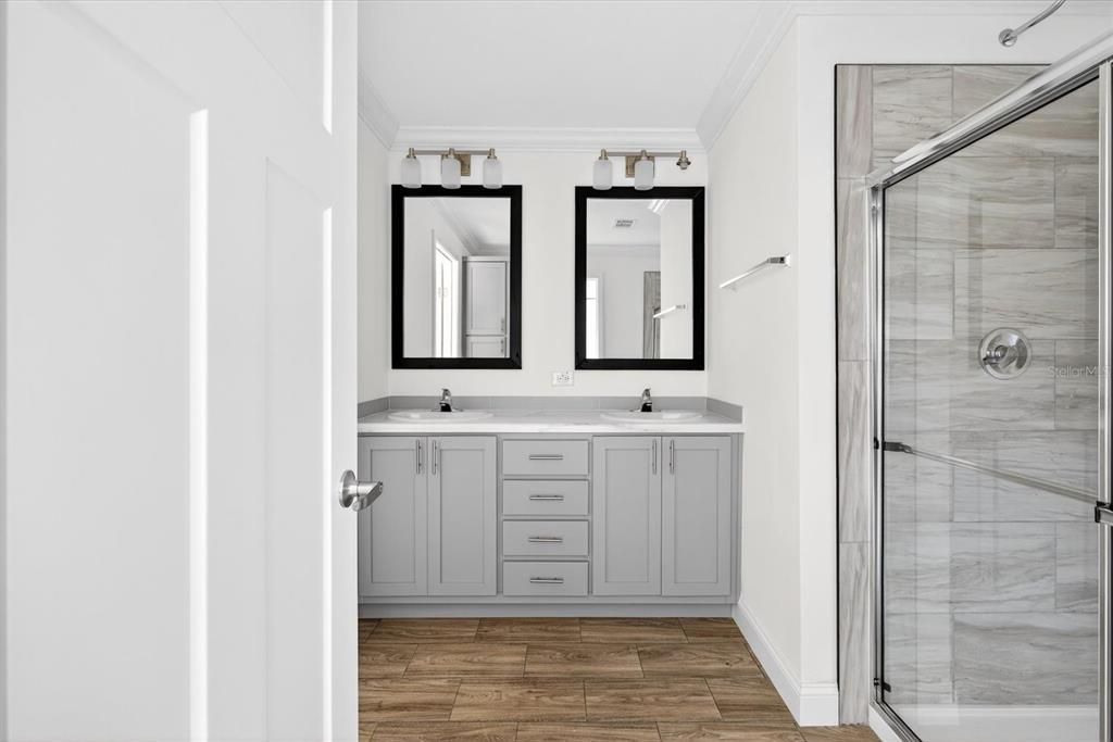 На продажу: $277,500 (3 спален, 2 ванн, 1493 Квадратных фут)