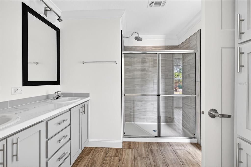 На продажу: $277,500 (3 спален, 2 ванн, 1493 Квадратных фут)