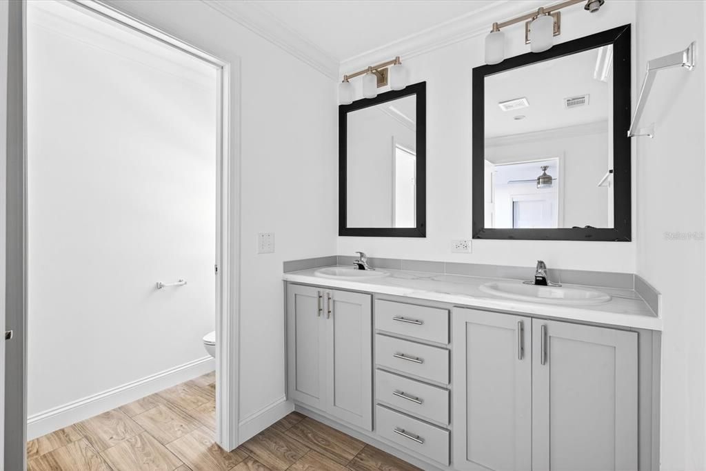 На продажу: $277,500 (3 спален, 2 ванн, 1493 Квадратных фут)