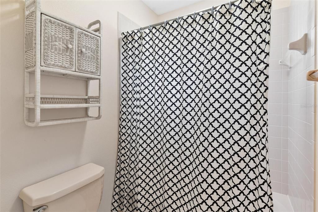 For Sale: $799,900 (4 beds, 3 baths, 4986 Square Feet)