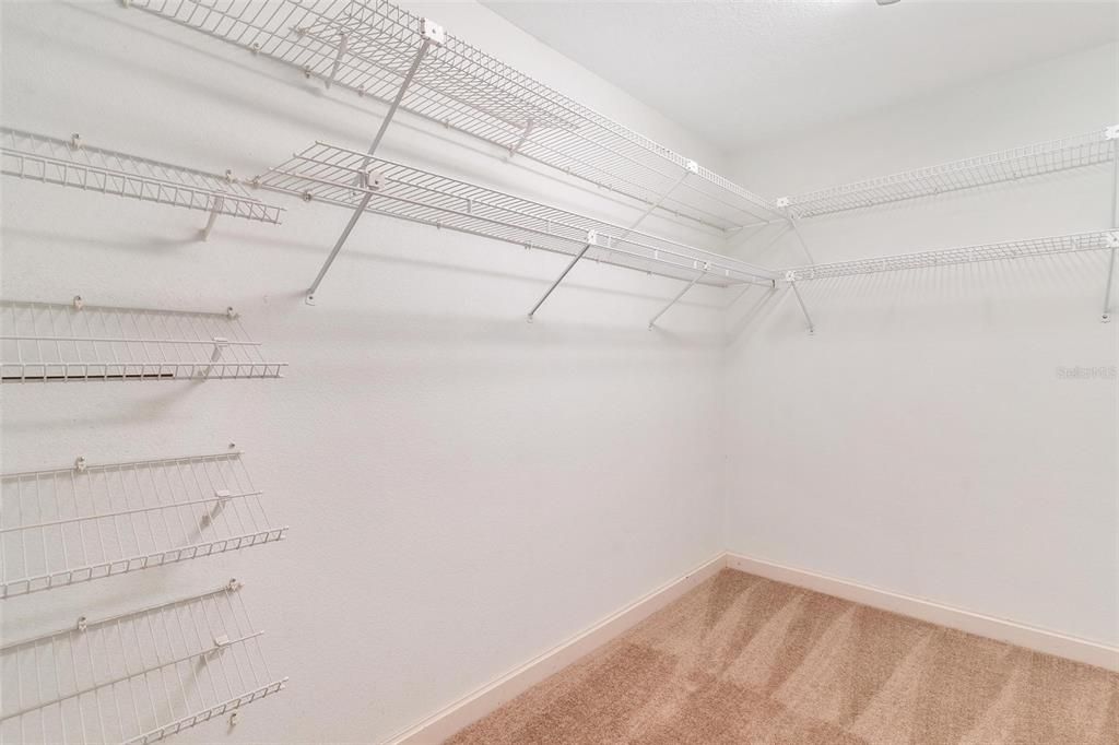 For Sale: $799,900 (4 beds, 3 baths, 4986 Square Feet)