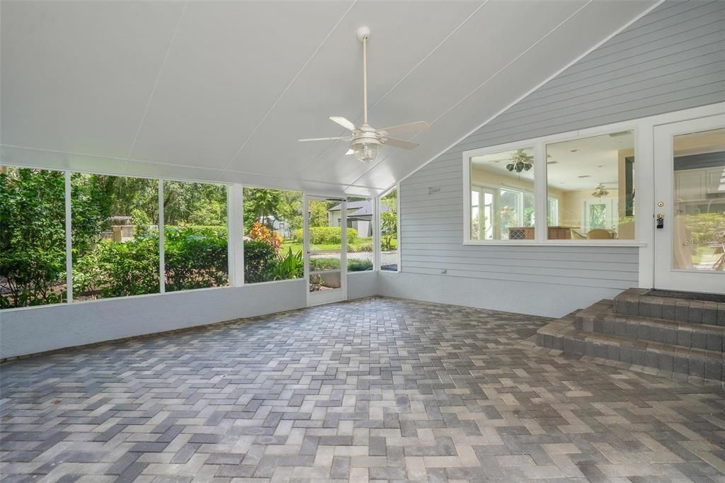 For Sale: $799,900 (4 beds, 3 baths, 4986 Square Feet)