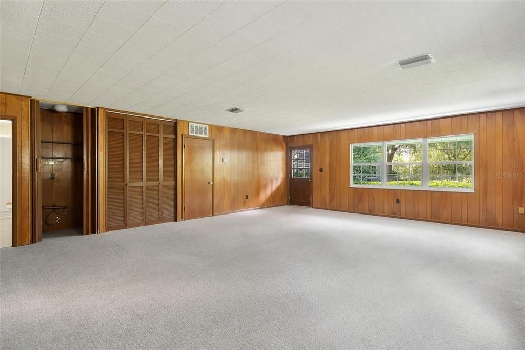 For Sale: $799,900 (4 beds, 3 baths, 4986 Square Feet)